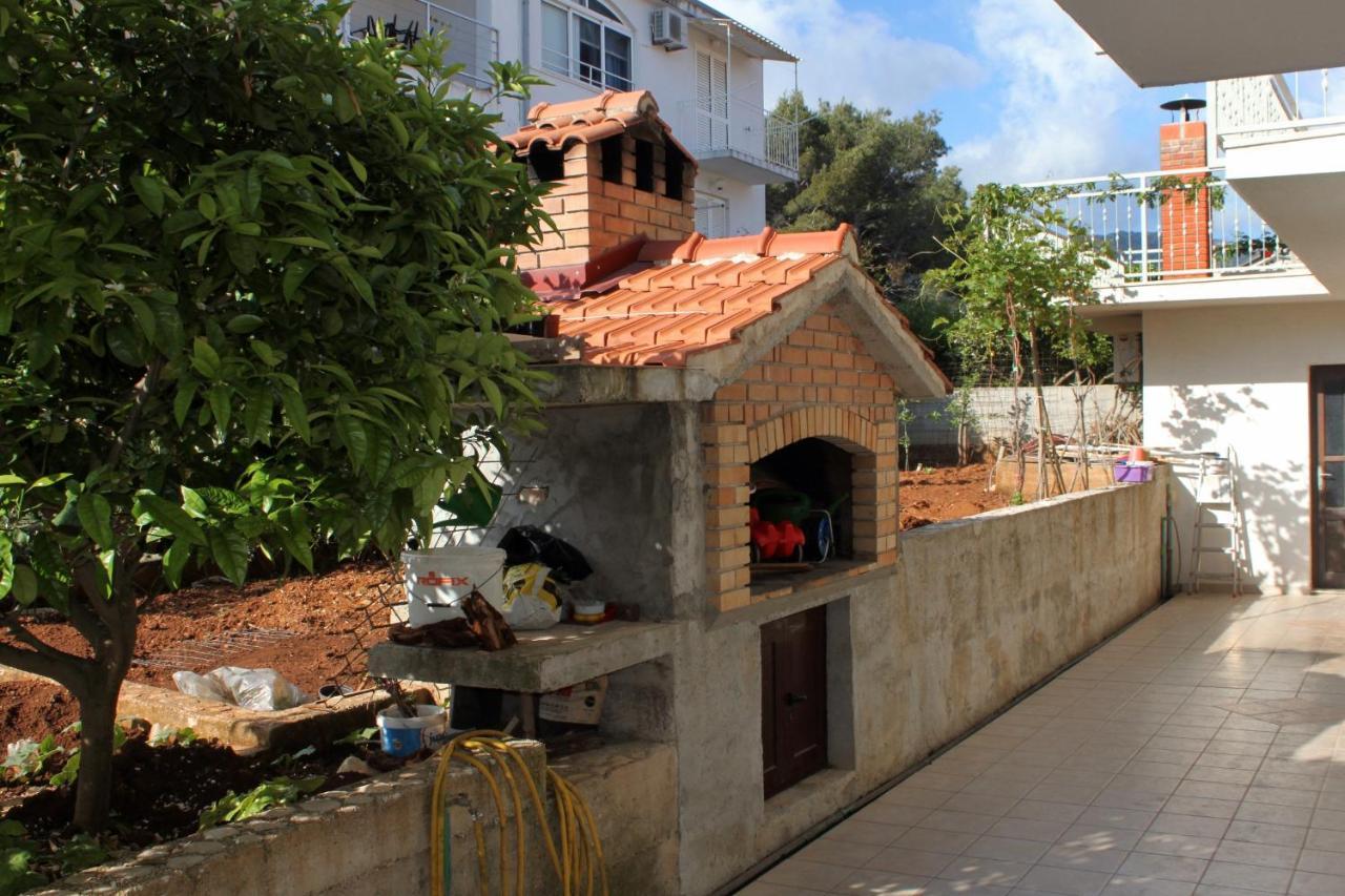 Apartments With A Parking Space Jelsa, Hvar - 8765 Jelsa  Exteriér fotografie