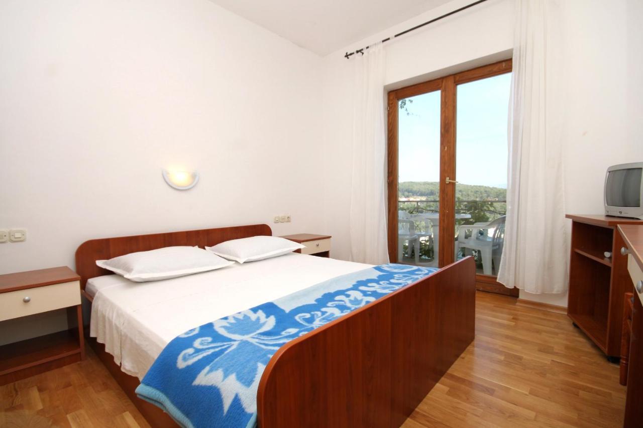Apartments With A Parking Space Jelsa, Hvar - 8765 Jelsa  Exteriér fotografie